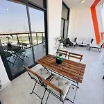 Chic 1-Bedroom Apartment
