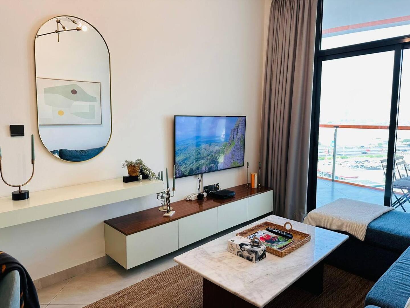 Chic 1-bedroom Apartment *